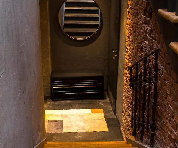 Podcienie Z Tarasem Old Town Apartment *