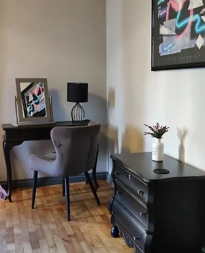 Podcienie Z Tarasem Old Town Apartment *